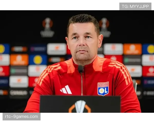 赛前发布会，朗斯主帅强调球队将坚持高位压迫打法应对巴黎